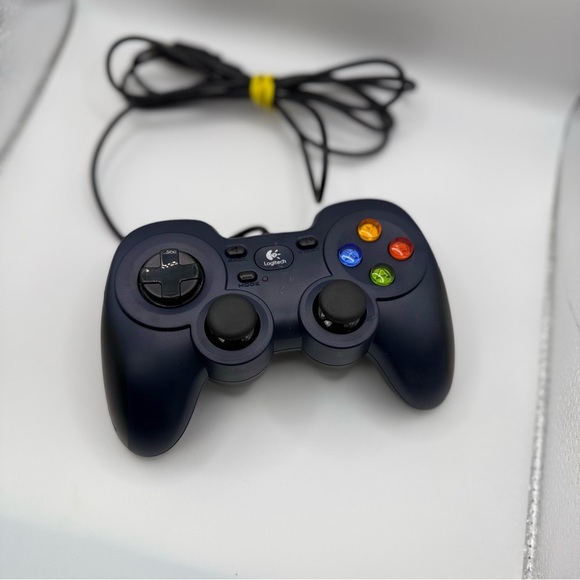 Logitech Gamepad Genuine F310 USB Controller Gamer Video Game - Picture 1 of 4